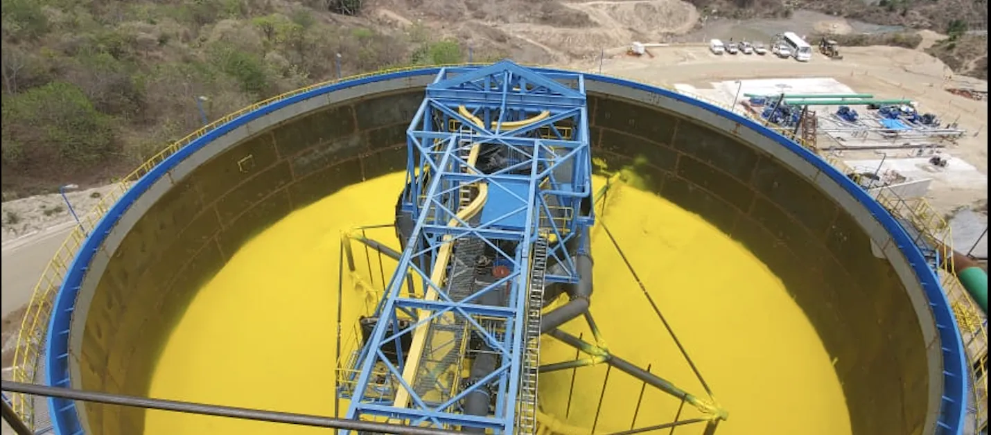 Recubrimiento polyurea en tanque industrial